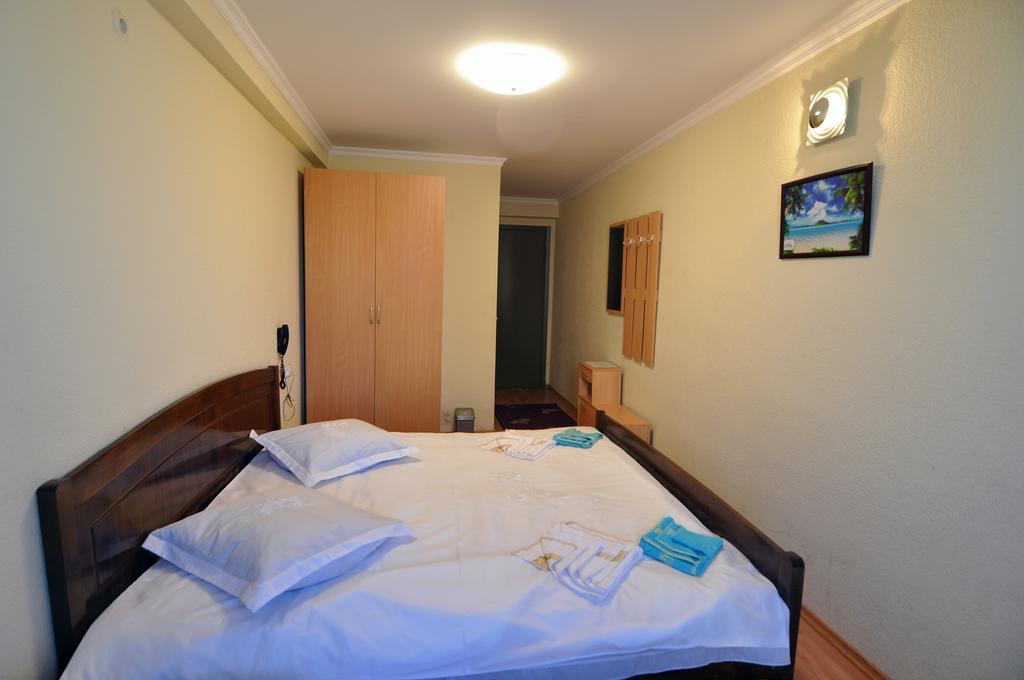 Sun Rise Hotel Tiflis Exterior foto